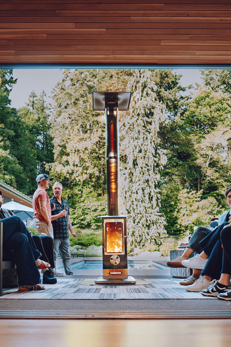 Timberstoves_thuis_pagina_1 Hout pellet gestookte haard en terrasverwarmer.